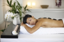 Le massage aux pierres chaudes